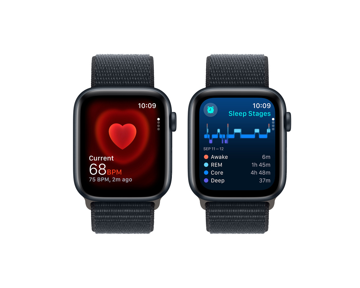 Apple Watch SE 2023 med Sportloop Midnatt 44mm GPS