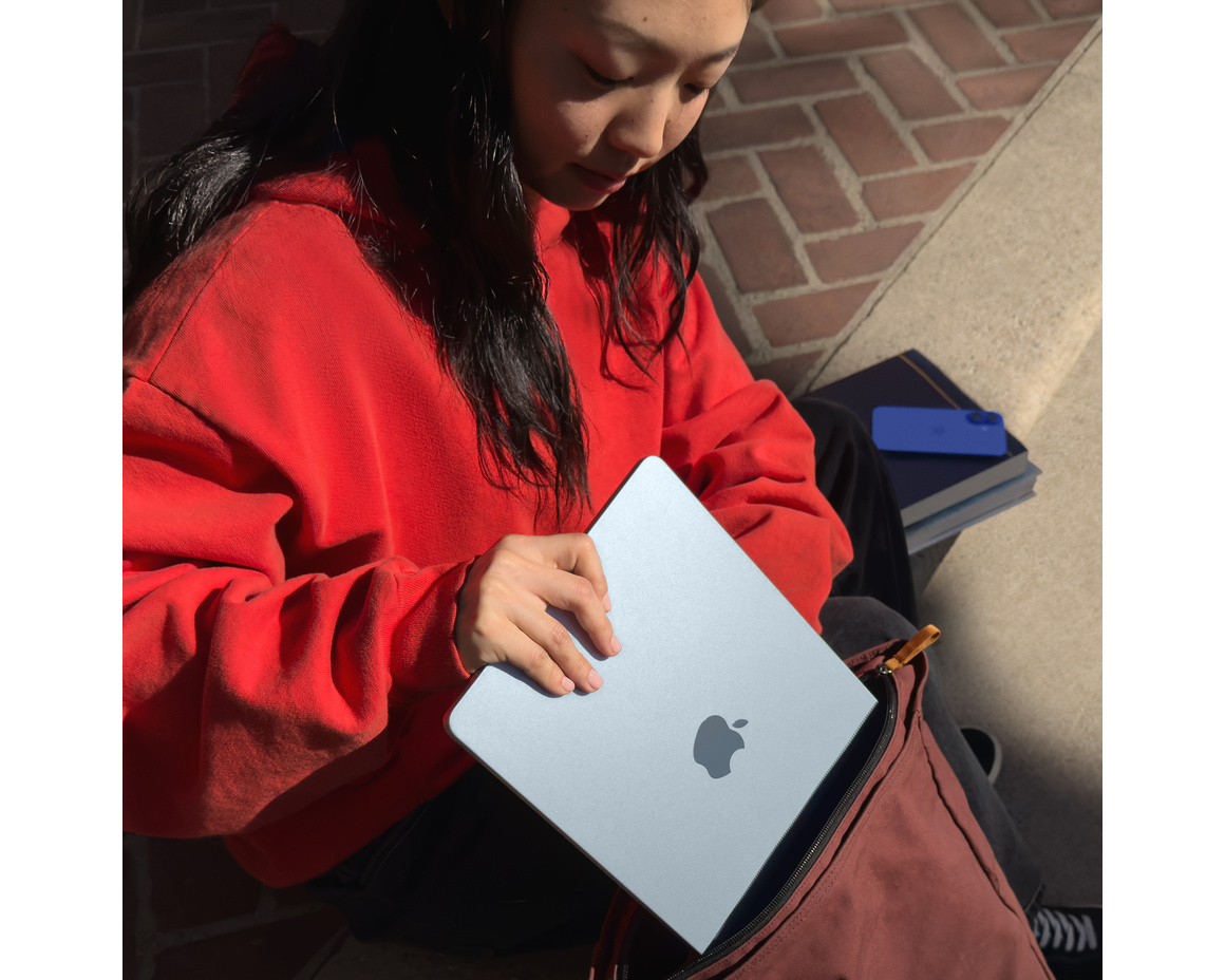 MacBook Air 13 M4 chip, 10-core CPU,10-core GPU/24GB/512GB SSD - Midnatt