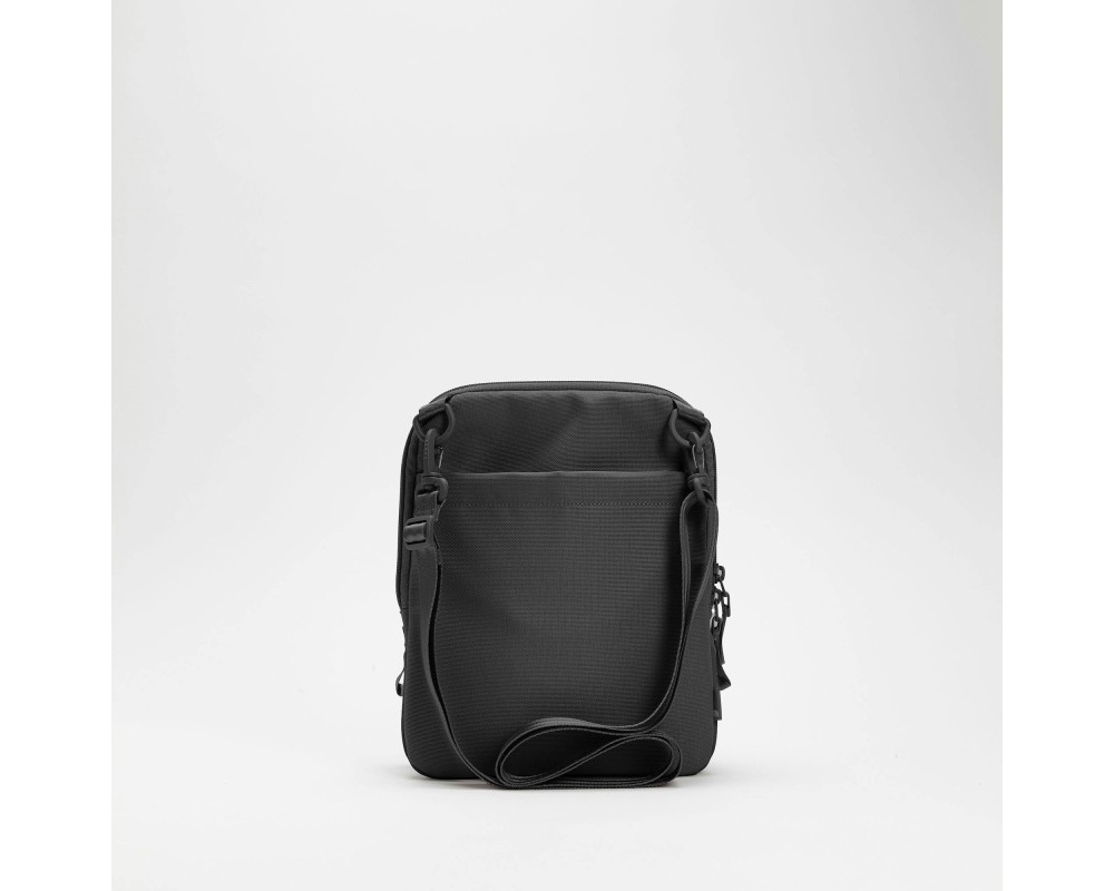 Incase A.R.C. Crossbody Väska - Svart