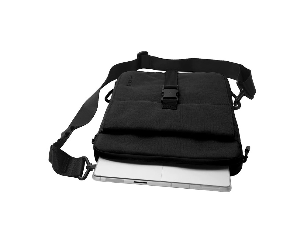 Incase Transfer Sleeve till MacBook upp till 13'' Svart