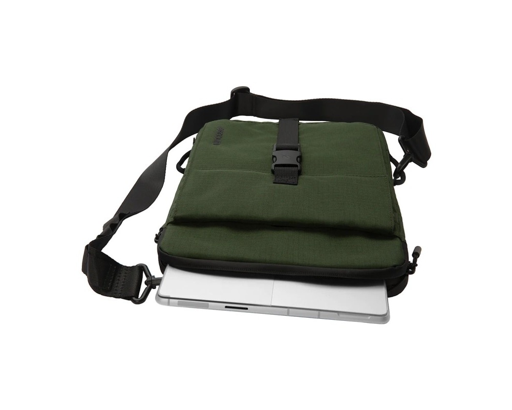 Incase Transfer Sleeve till MacBook upp till 13'' Höglandsgrön