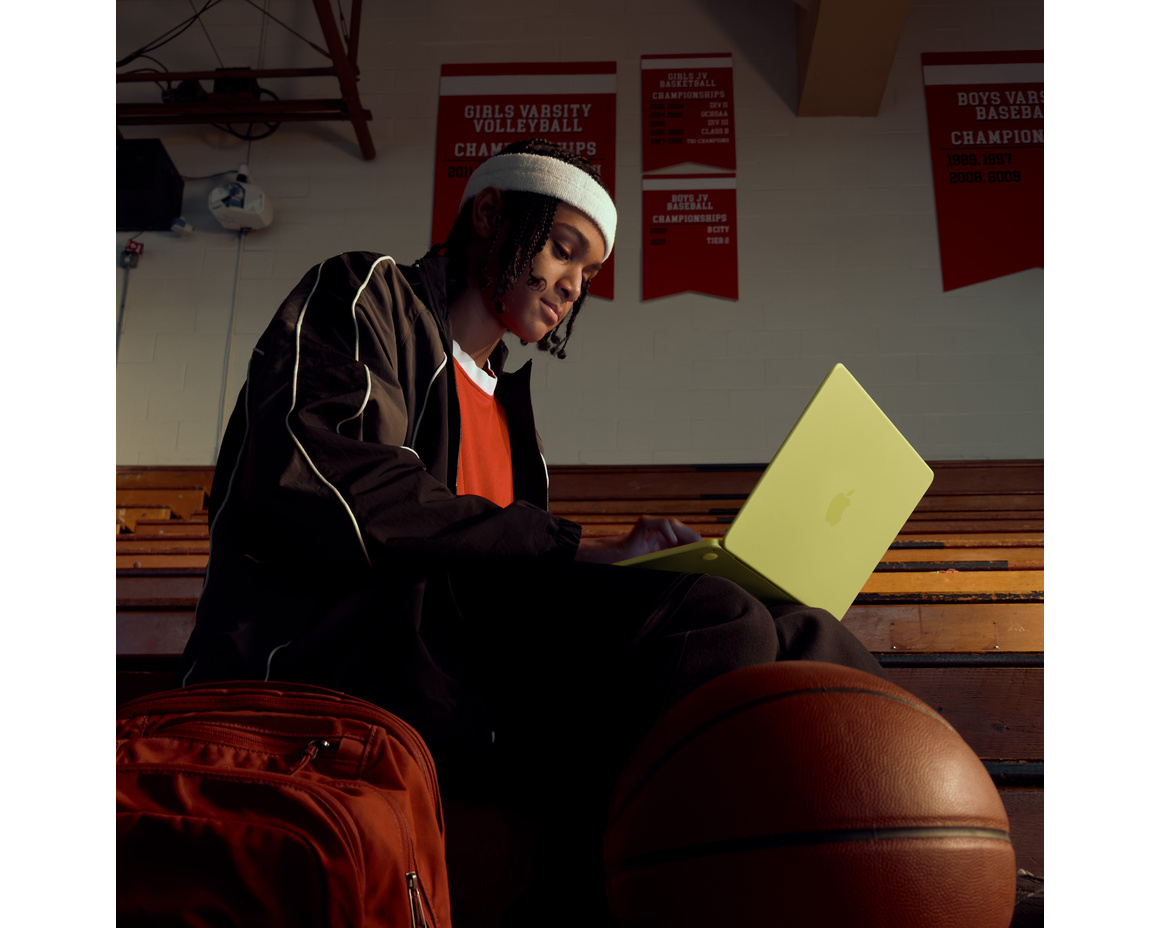 MacBook Neo citrus 256 GB Magic Keyboard